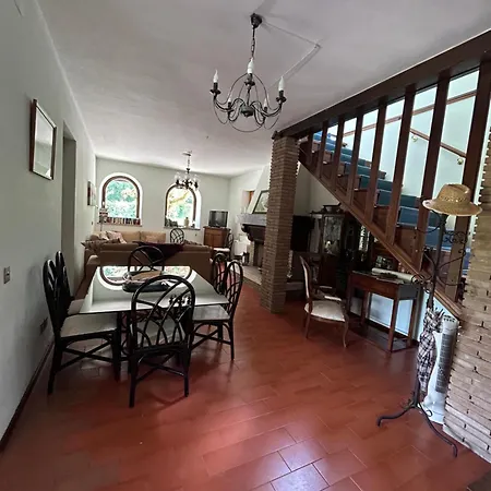 San Lorenzo 4 Bedroom With Pool 别墅 托迪